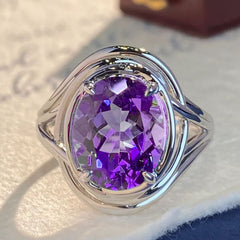 Elegant Amethyst Geometric Ring